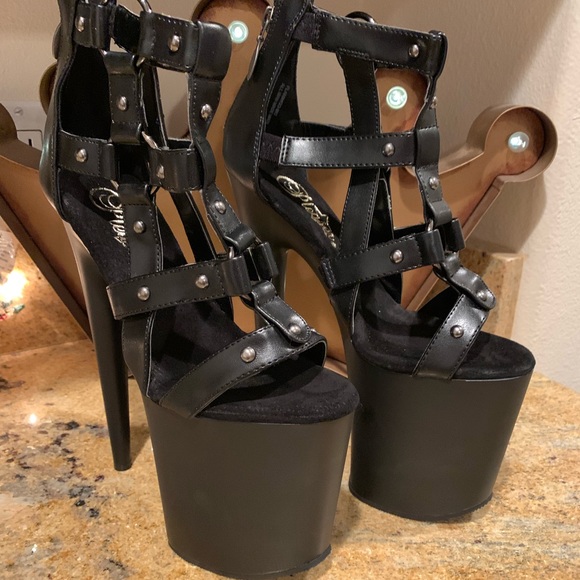 Pleaser Shoes - New Pleaser  Platform Heels Size 6